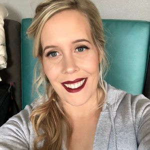 Meet your Posher, Janelle